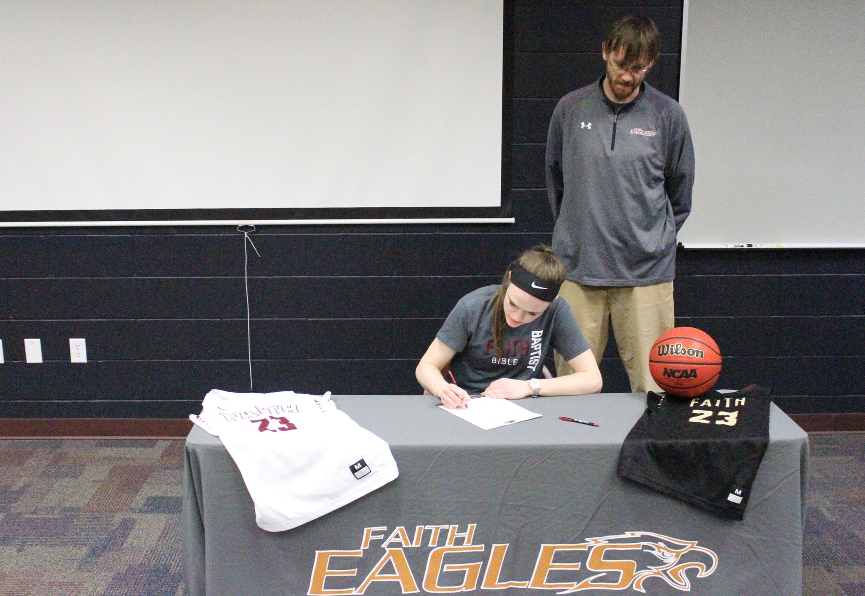 Gamboe Commits to Eagles