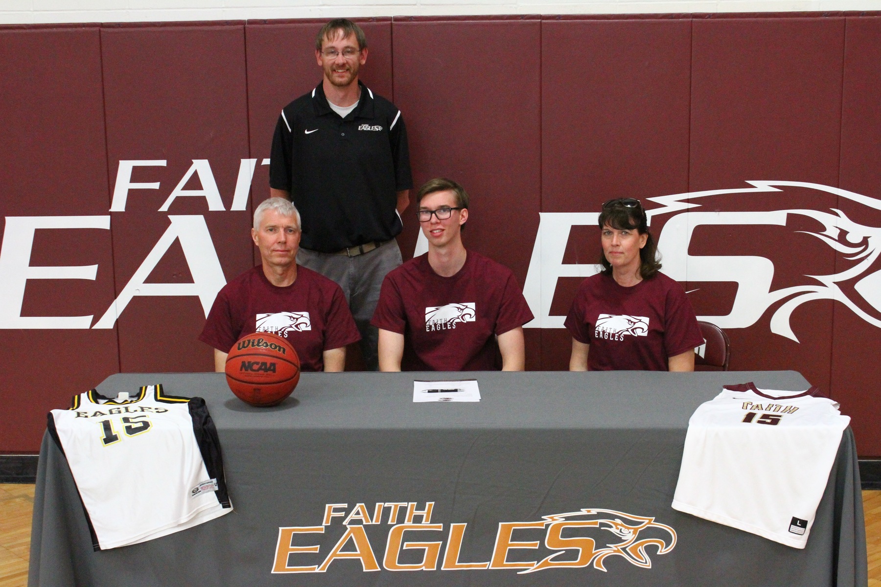Eagles men’s basketball signs all-state athlete from East Moline