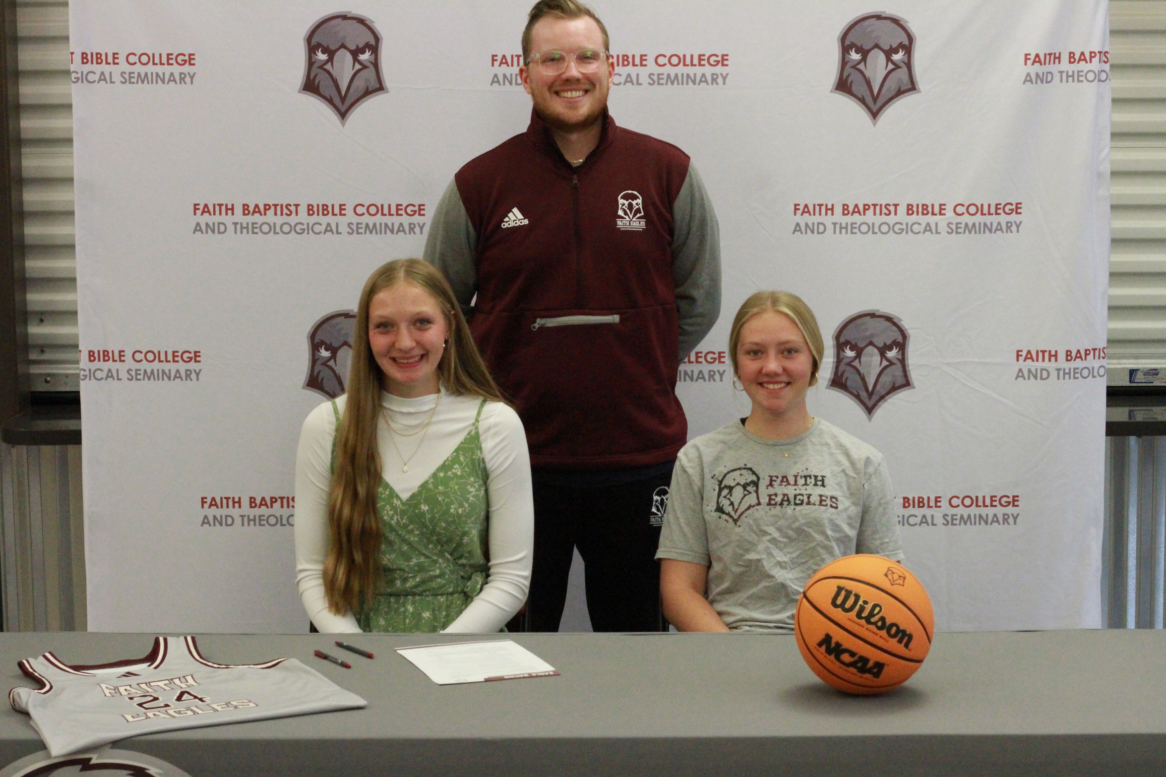 Beenken Signs with Eagle's Women's Basketball
