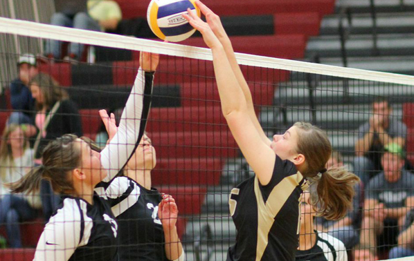 Women's Volleyball Sweeps NCU, Advances to Regional Championship