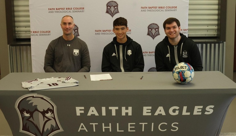 Choi Commits to Eagle's Soccer