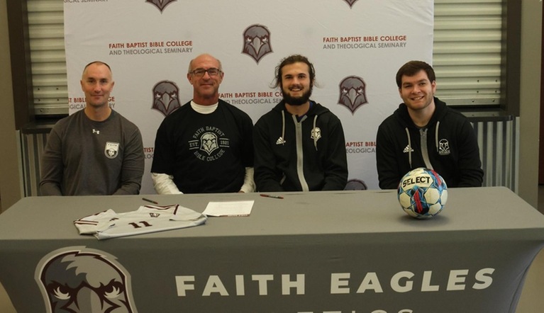 Naughton Commits to Eagle's Soccer