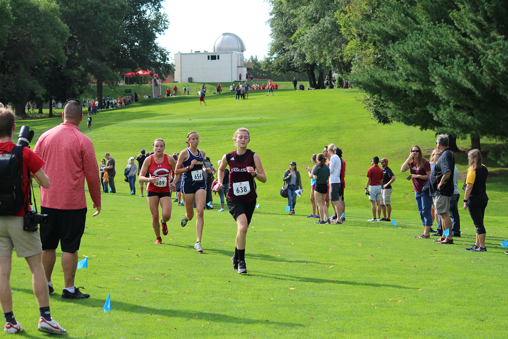Katlyn Holaday finished in 18th place out of nearly 100 runners on Friday