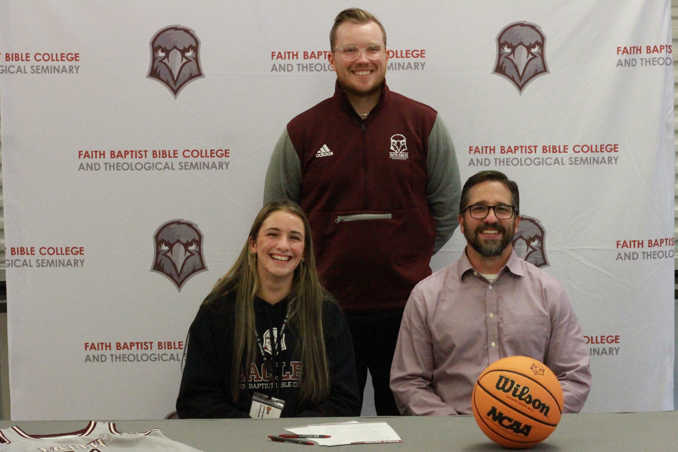 Sovereign Signs with Women's Basketball